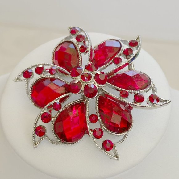 Vintage Red Rhinestone Pinwheel Flower Brooch (Wreath, Flower, Bow, Christmas) - Picture 6 of 11